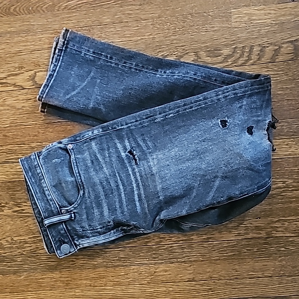 American Eagle Men's Size 31x32 black distressed denim
